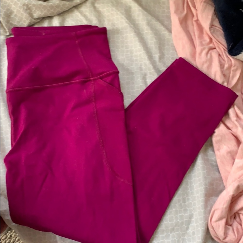 Cropped pink mesh VS sports pants